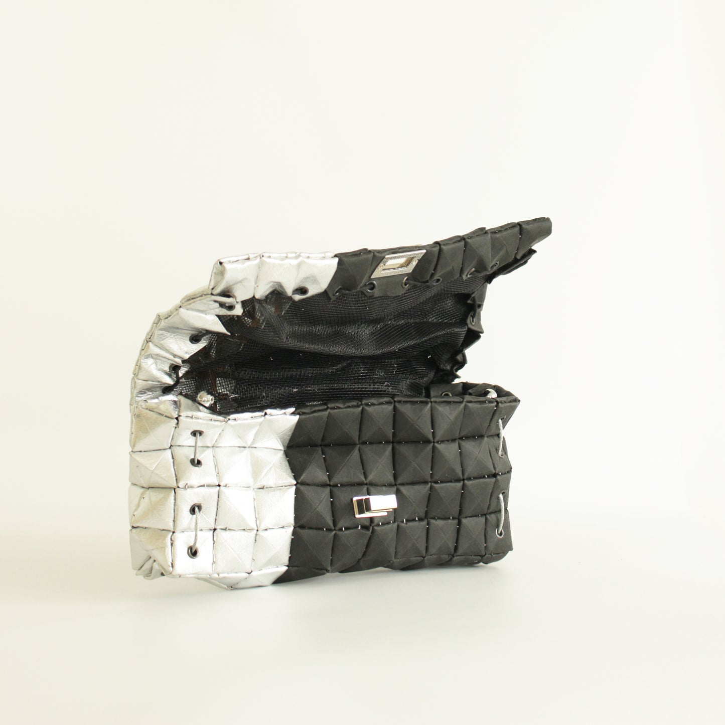 POUCH BAG DUO BLACK & SILVER