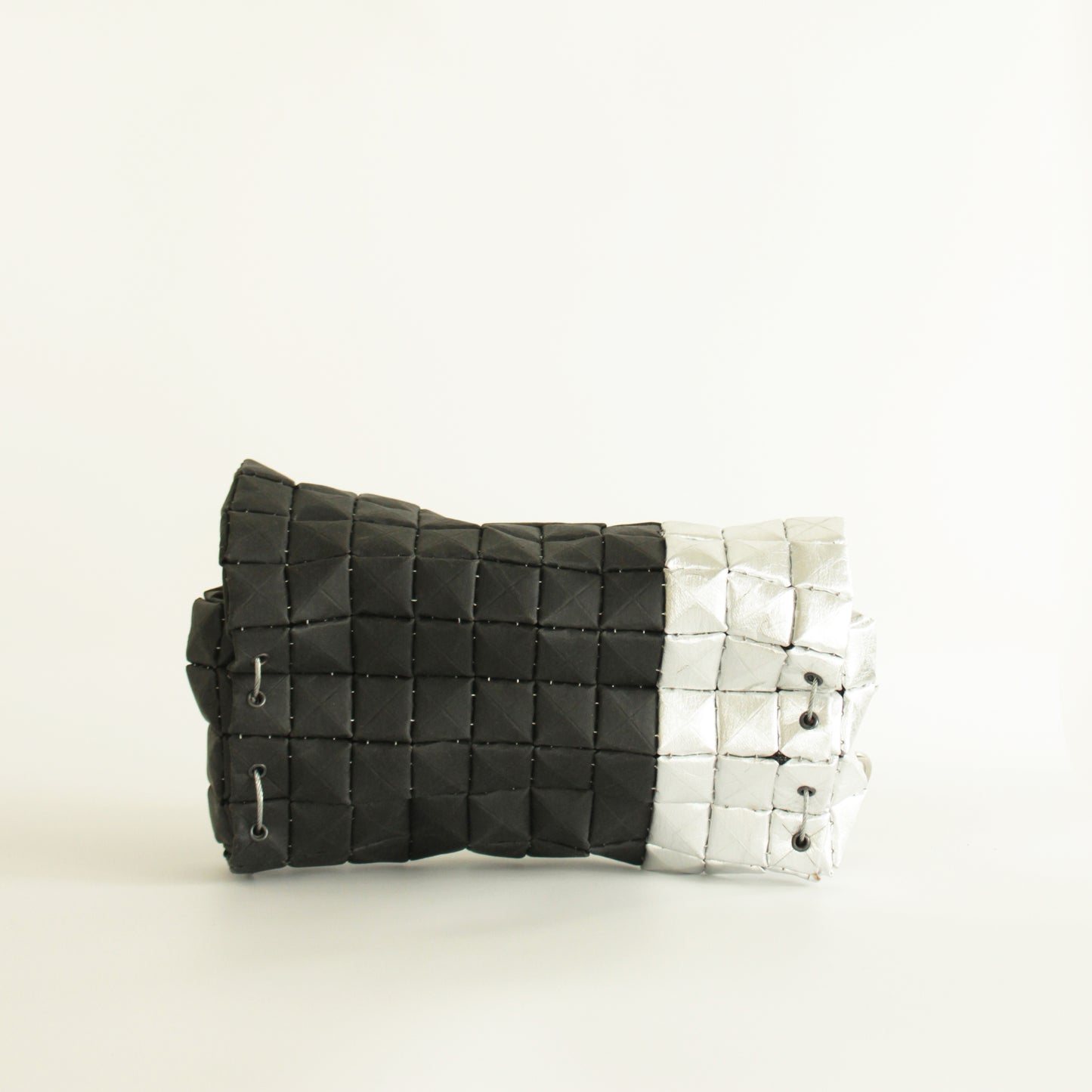 POUCH BAG DUO BLACK & SILVER