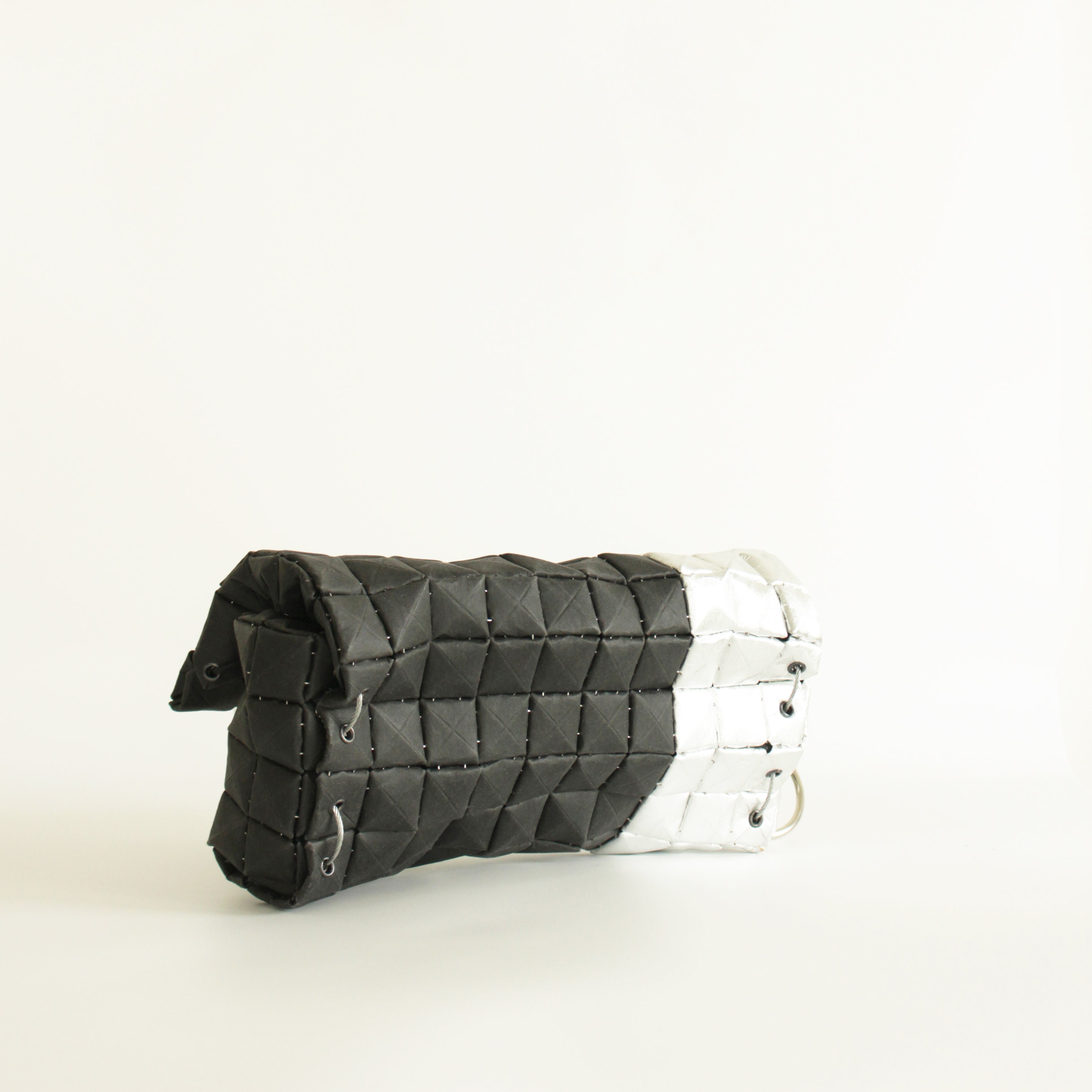POUCH BAG DUO BLACK & SILVER