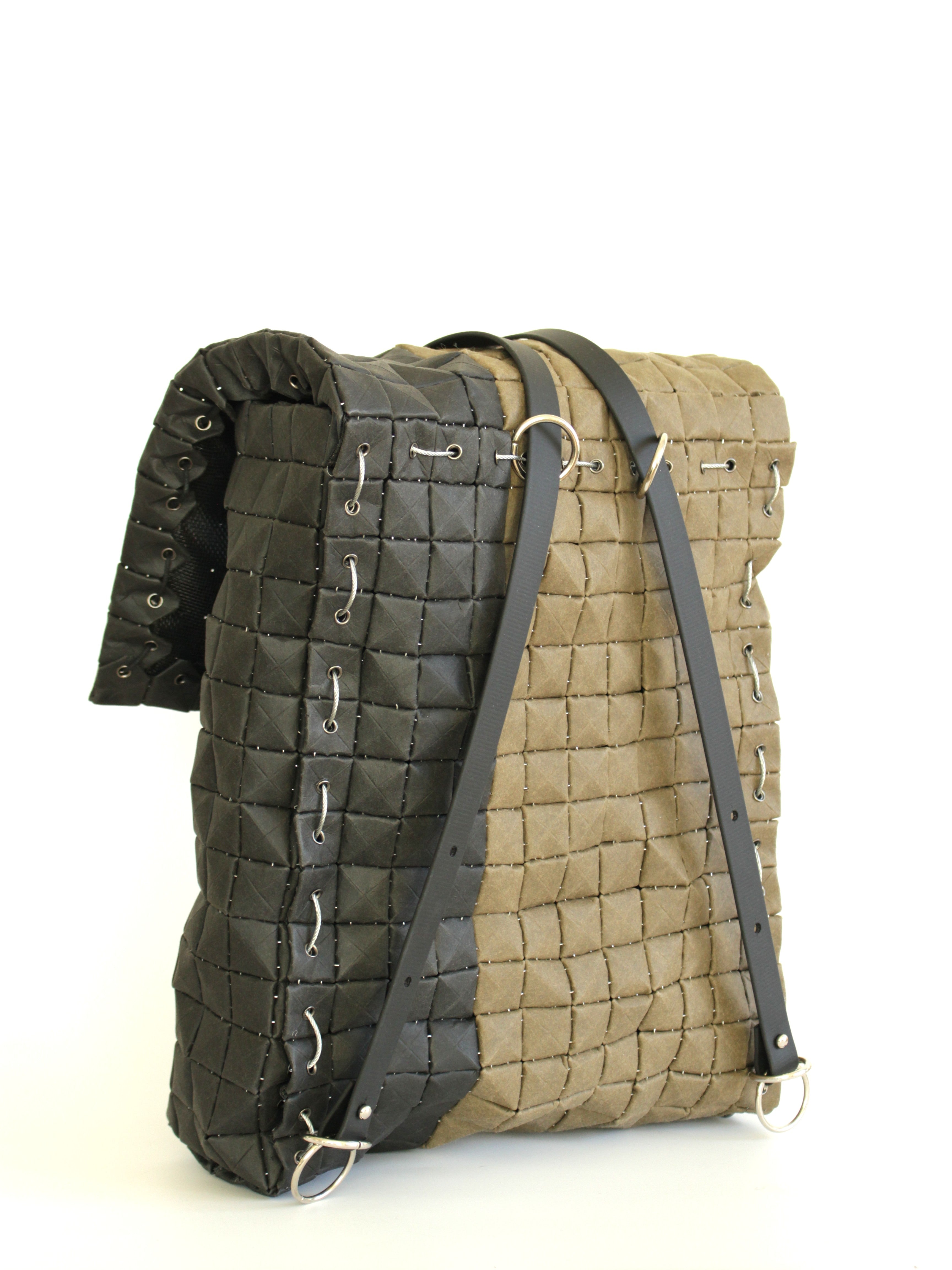 BACKPACK LARGE LOAM & BLACK