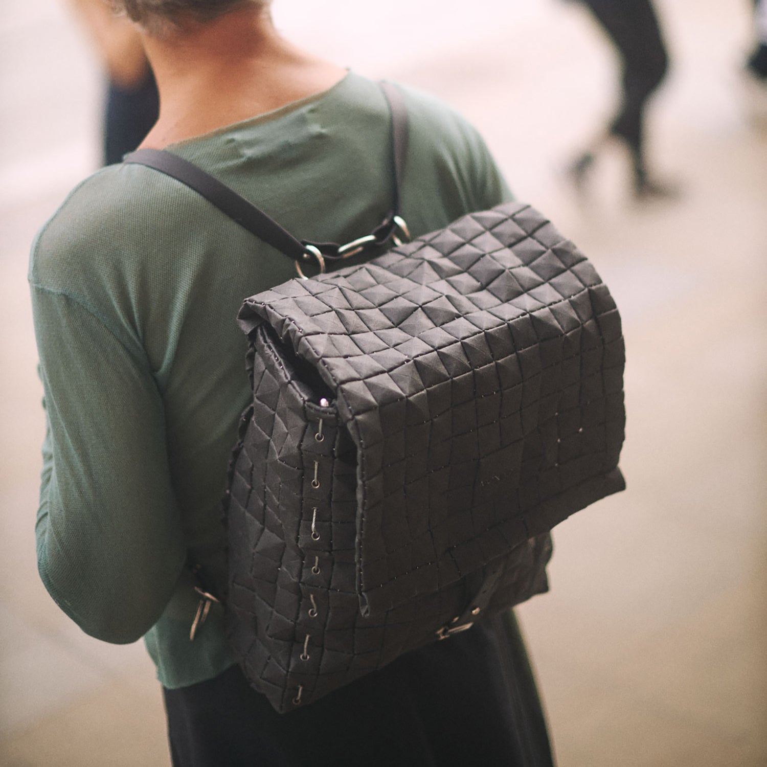 BACKPACK LARGE LOAM & BLACK