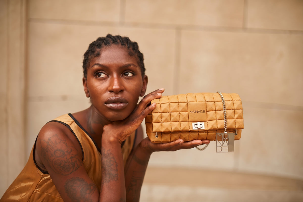 POUCH BAG MATTE DUNE